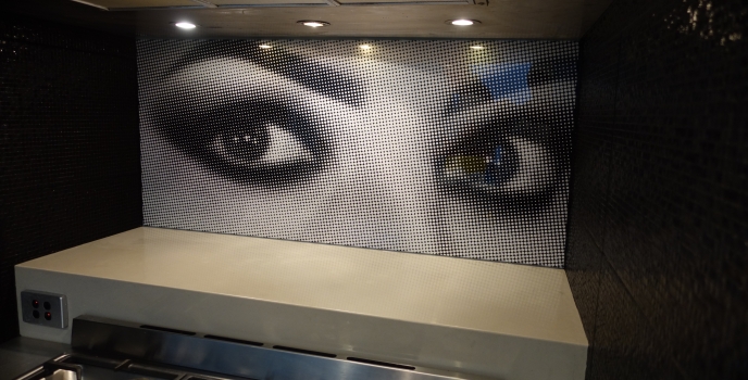 The "eyes have it" kitchen glass splashback installation.