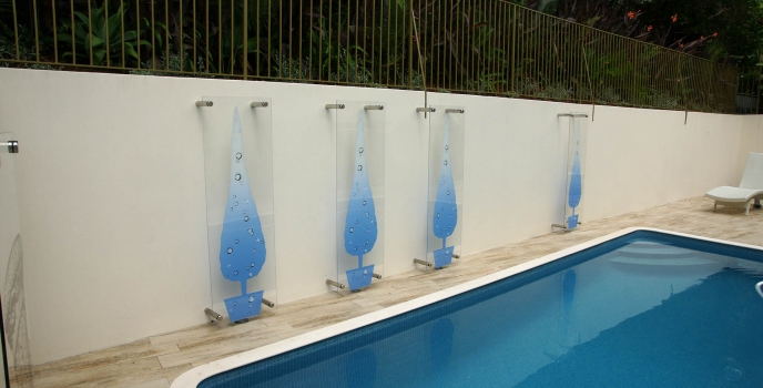 Outdoor feature glass art by Claire Rendall