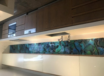 Bluethumbs artwork on kitchen glass splashback